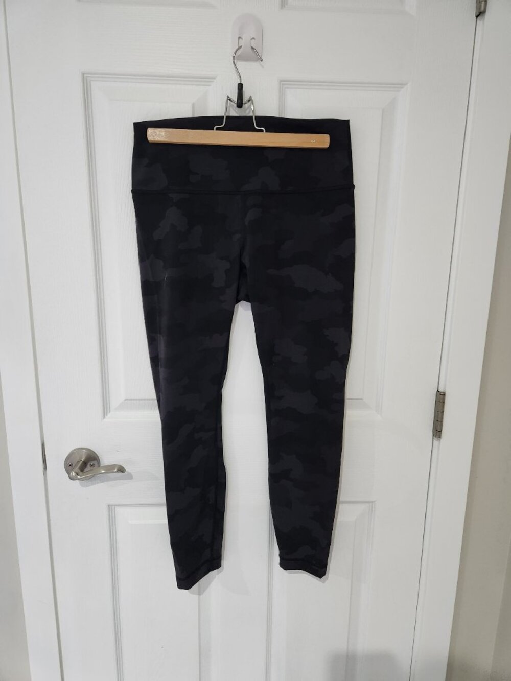 Lululemon Camo Leggings - Size 10
